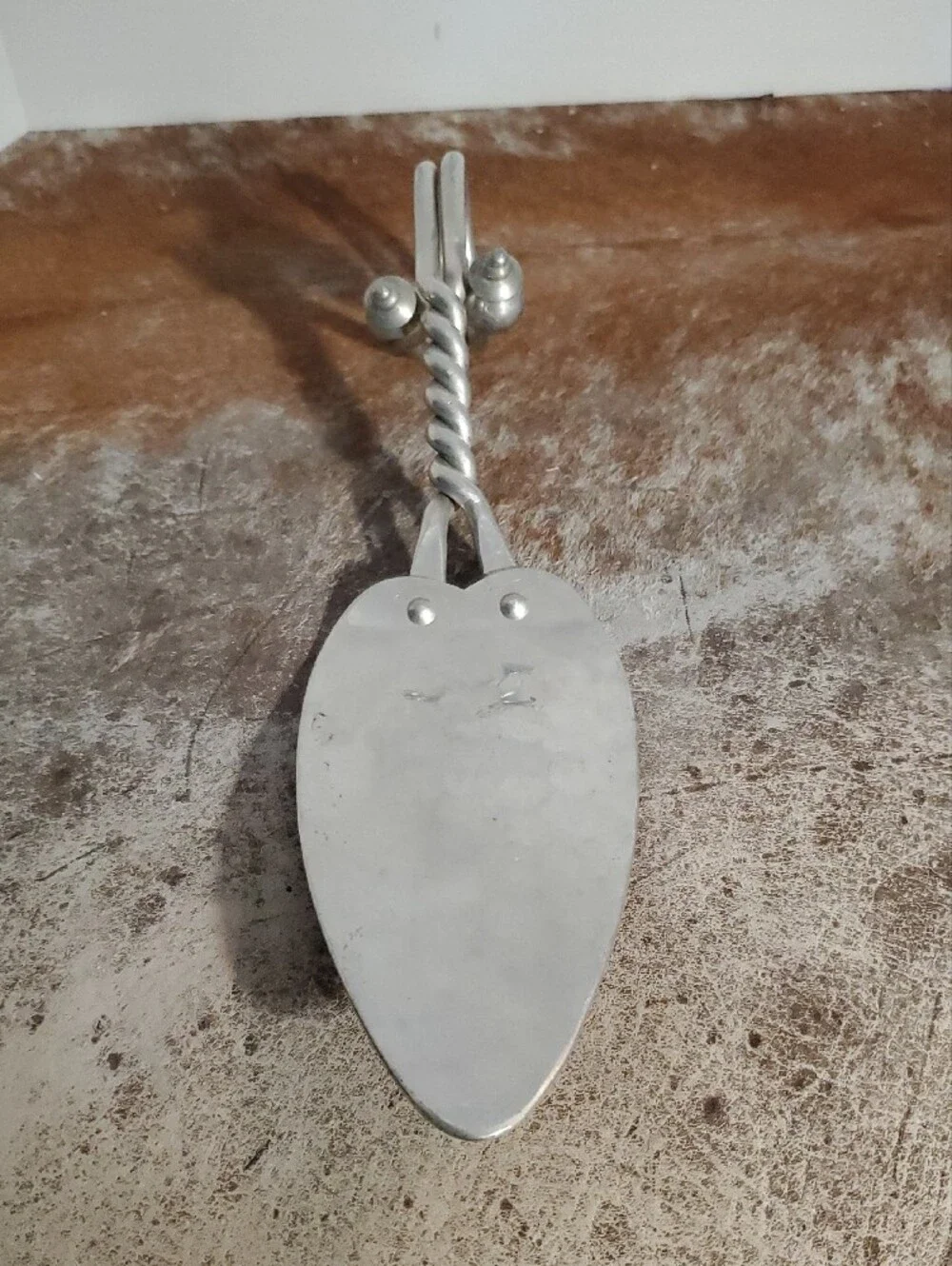 Antique-Style Twisted Handle Server in Silver Tone